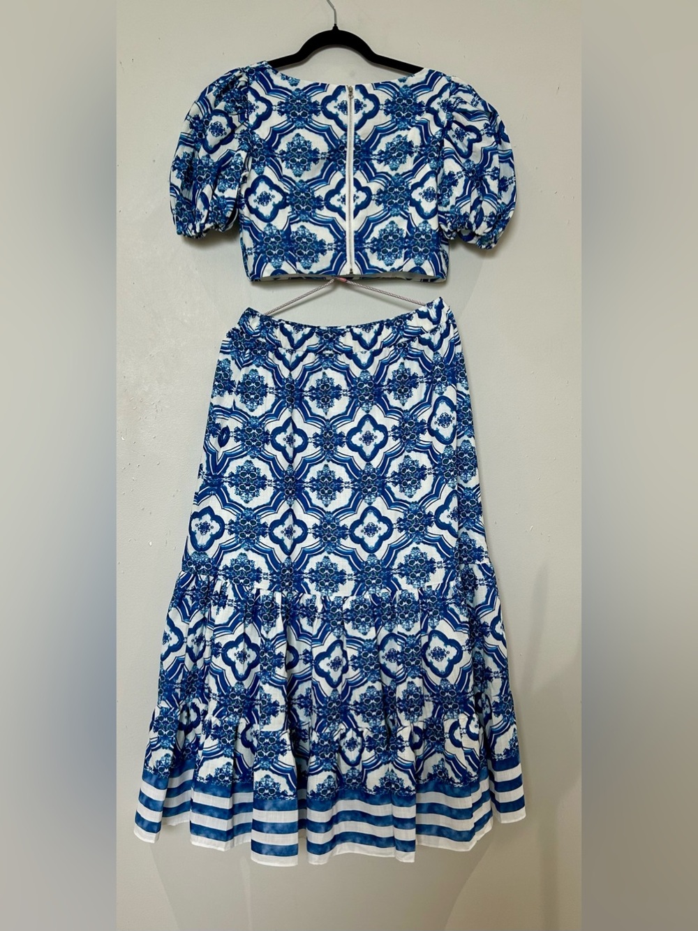 Boutique Blue White Majolica Tile 2-Piece Crop Top & Maxi Skirt Set Medium NWT - Picture 2 of 8